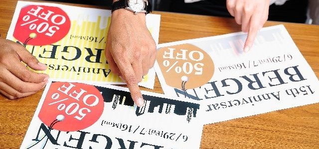 広告選定作業のイメージ写真